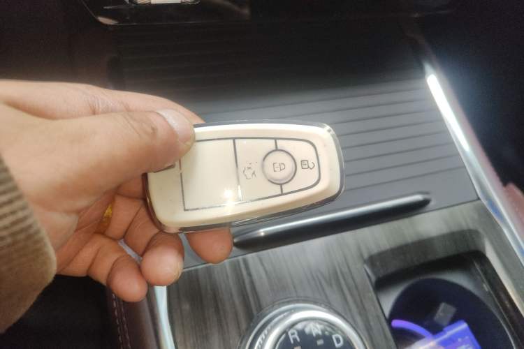 Used Ford Explorer 2023 EcoBoost 285 Four-Wheel Drive Titanium Edition 7-Seater
