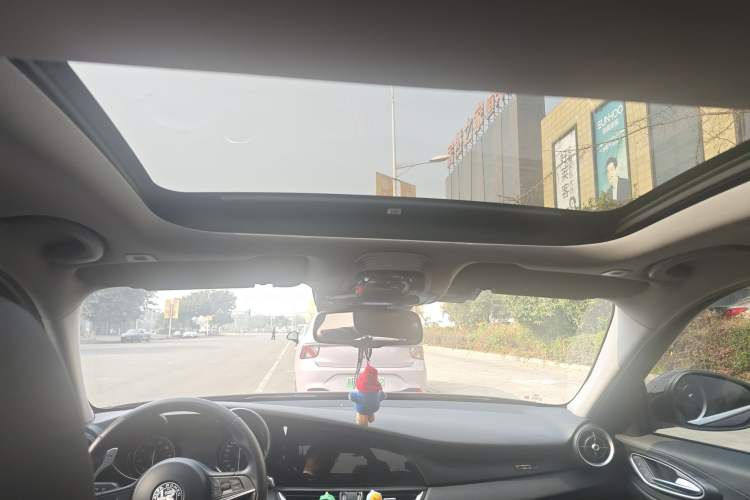 Used Alfa Romeo Giulia 2017 2.0T 280HP Luxury Edition