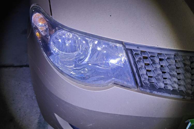 Used Wuling Hongguang 2014 1.2L Base Model China IV Right Front Headlight