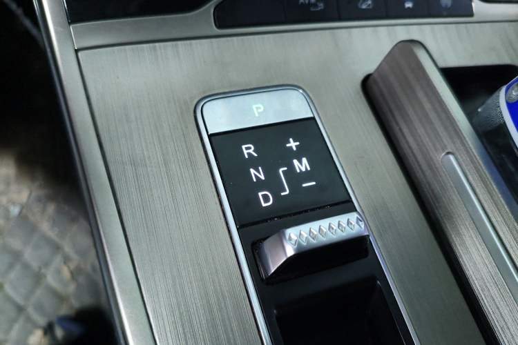 Used EXEED Lingyun 2021 290T Two-Wheel Drive Starry Edition Gear Lever