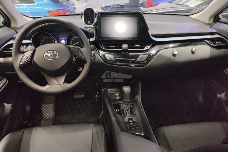 Used Toyota IZOA 2022 2.0L Yixing Version