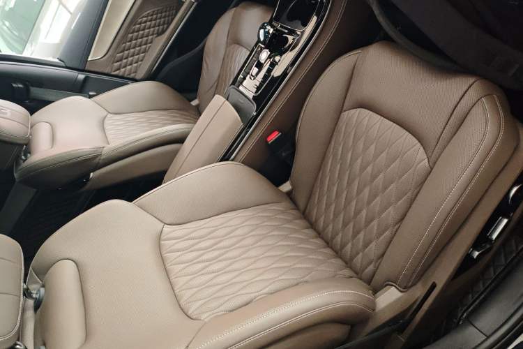 Used BYD Han 2024 EV Glory Edition 506KM Front-Wheel-Drive Premium Model