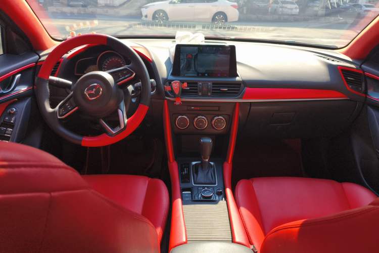 Used Mazda CX-4 2021 2.0L Automatic Two-Wheel Drive Blue Sky Dynamic Edition Center Console