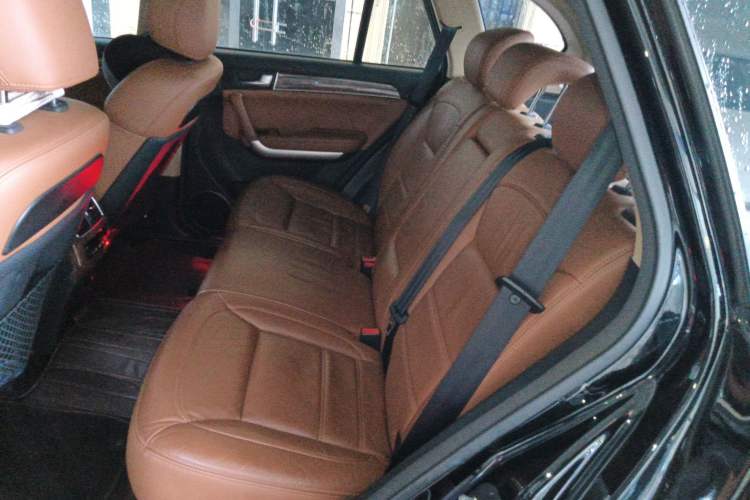 Used Haval H8 2015 2.0T Two-Wheel-Drive Luxury Version