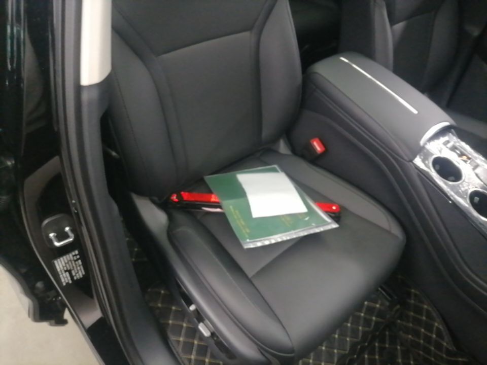 Hongqi HS3 PHEV 2025 Model 117km Jingwei Edition — снимка 19