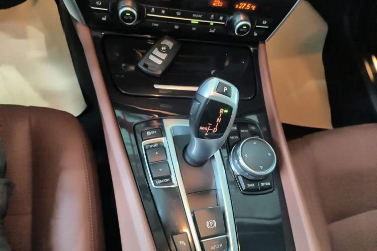 Used BMW 5 Series GT 2015 535i Leading Model