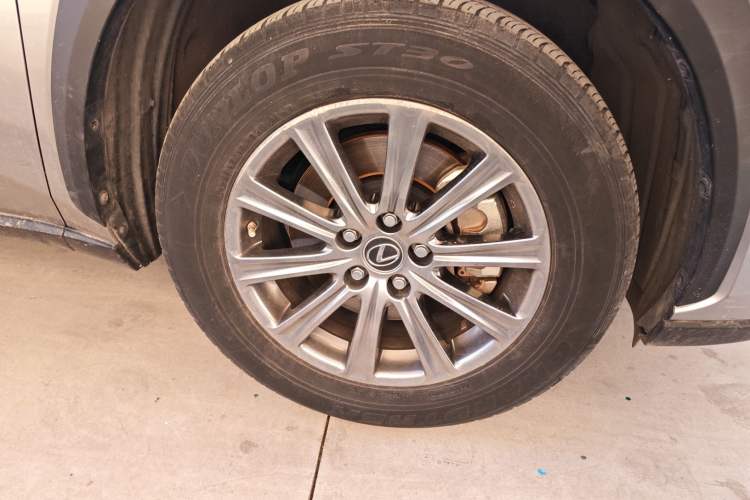 Used Lexus NX 2020 200 All-Wheel Drive Fēngshàng Version China VI Standard Right Front Wheel Hub