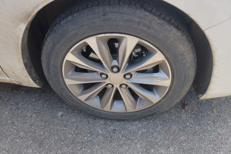 Used Chevrolet Monza 2022 320 Automatic Enjoyment Sunroof Version Right Front Wheel Hub