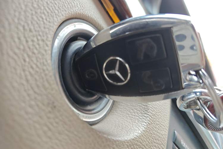 Used Mercedes-Benz E-Class 2013 E 260 L CGI Elegant Model
