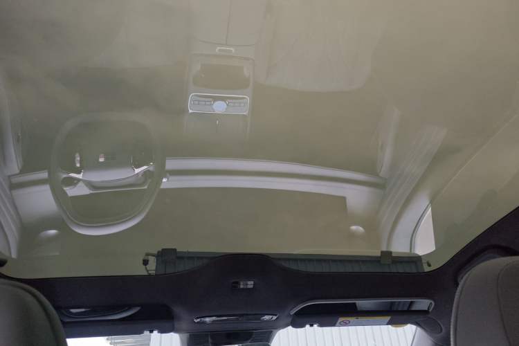 Used Geely Galaxy E8 2025 700 km Long-Range Intelligent Driving Version Headliner