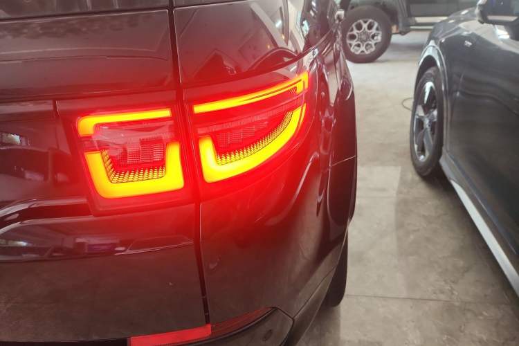 Used Land Rover Discovery Sport 2020 249 PS R-Dynamic Performance Edition Right Rear Taillight