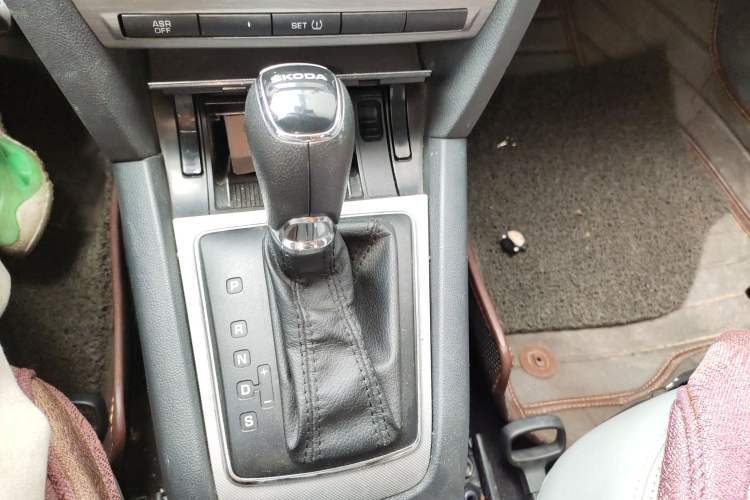 Used Skoda Octavia 2014 1.6L Automatic Yijun Edition
