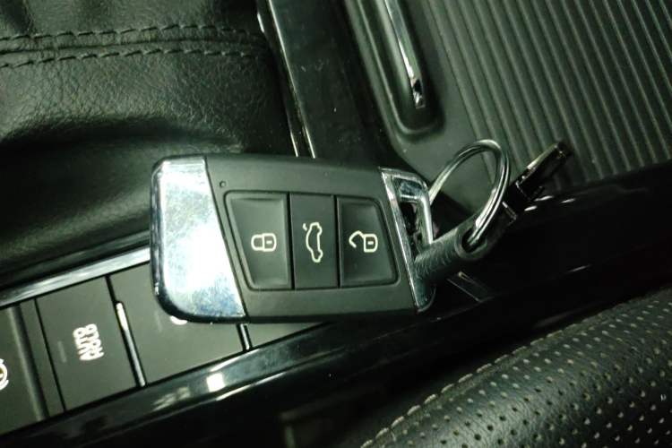 Used Volkswagen Passat 2019 330TSI Luxury Edition China VI Standard
