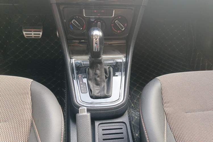 Used Volkswagen C-TREK 2018 1.5L Automatic Comfort Model
