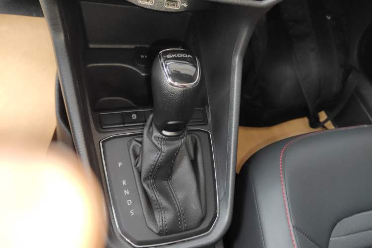 Used Skoda Rapid Spaceback 2020 1.5L Automatic Comfort Edition Gear Lever