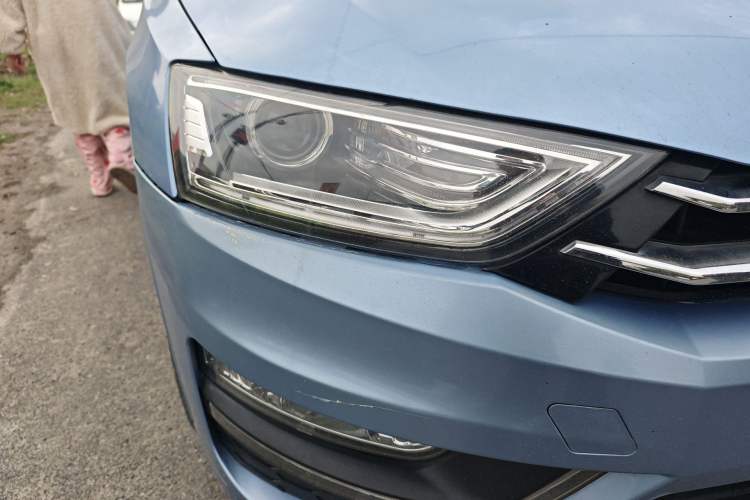 Used Zotye SR7 2016 1.5T Manual Cube Heart Edition China V Standard
