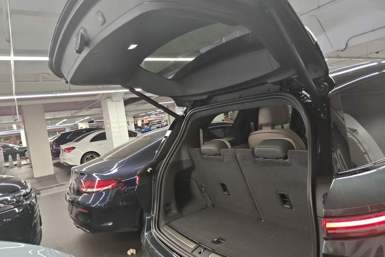 Used Nio ES8 2023 75 kWh Executive Edition Trunk