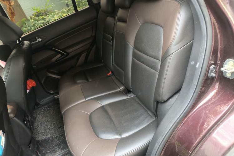 Used GAC Trumpchi GS4 2017 235T Automatic Two-Wheel Drive Luxury Smart Connectivity Version Left Rear Seat