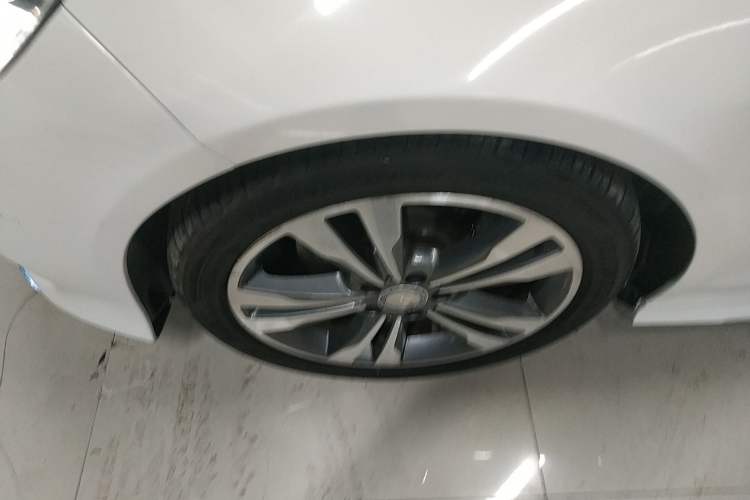 Used Mercedes-Benz E-Class 2015 Facelift E 200 L