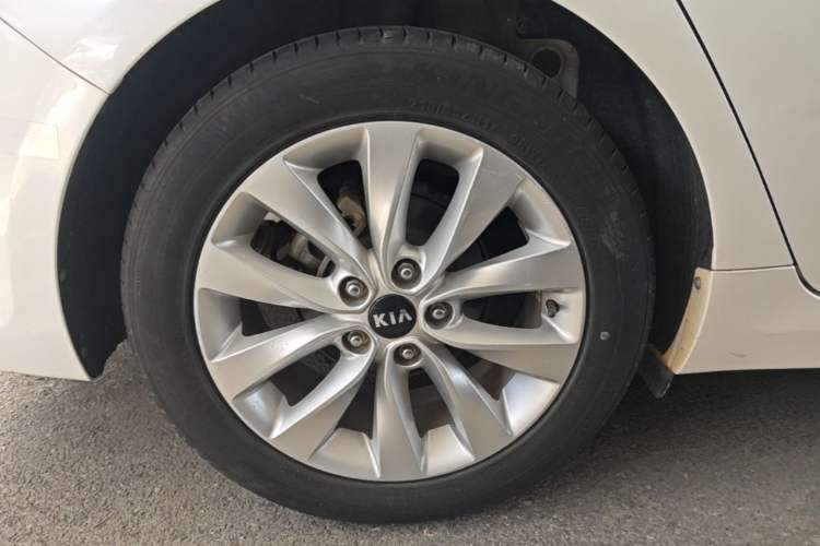 Used Kia K5 2016 2.0L Automatic GLS

