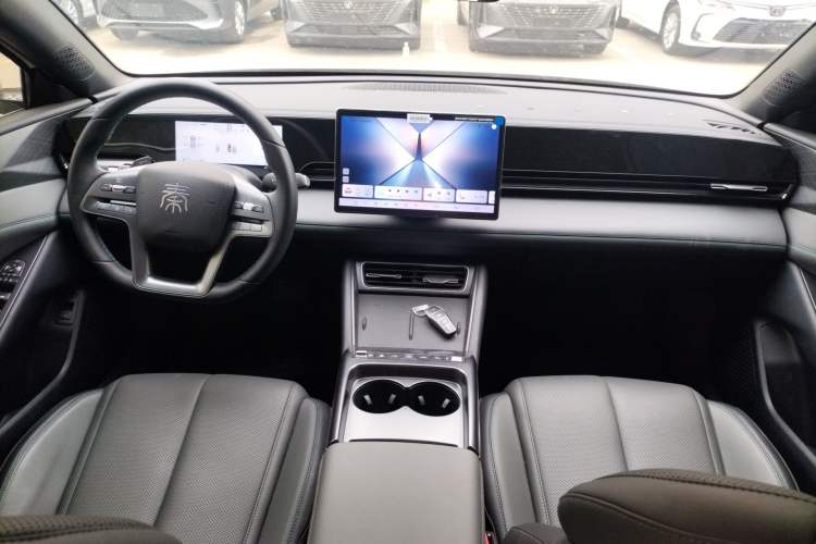 Used BYD Qin L 2025 EV 545KM Beyond Version
