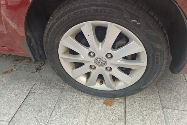 Used Buick Excelle 2011 1.6 LE-MT Right Front Wheel Hub