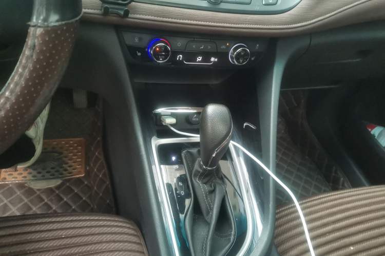 Used Buick GL6 2019 18T 6-Seater Connected Luxury Version China V Standard Gear Lever