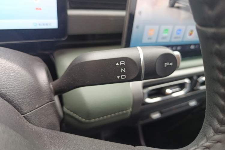 Used Baojun Spark EUV 2026 Model 501km Smart Luxury Edition Gear Lever