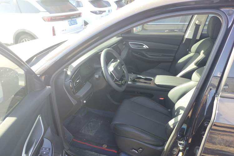 Used CHANGAN X7 PLUS 2024 1.5T Automatic Luxury Edition 5 Seats Driver Seat