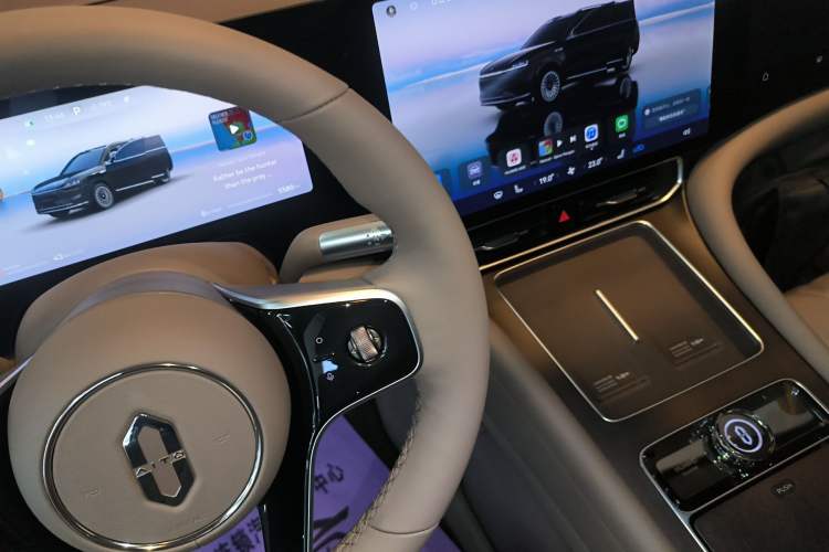 Used Hima AITO M9 2025 Extended-Range Ultra Version 52 kWh 6-Seater Gear Lever