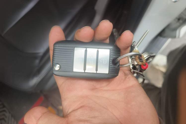 Used Roewe RX8 2018 30T Smart Connectivity Two-Wheel Drive Supreme Edition