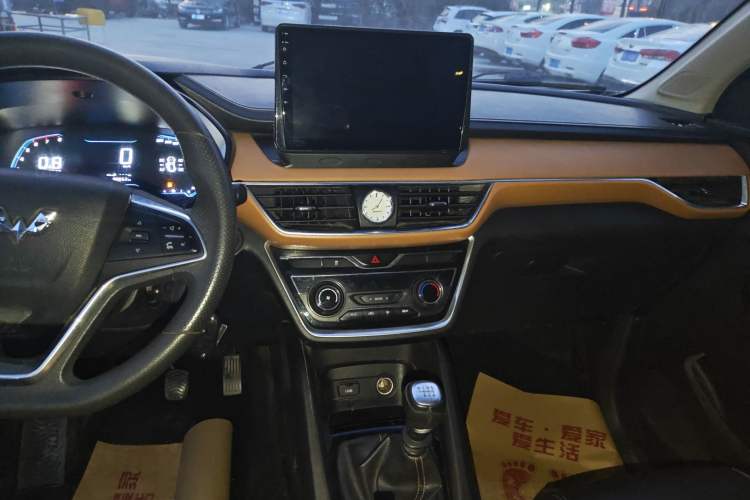 Used Wuling Hongguang S3 2018 1.5L Manual Luxury Model China V Standard
