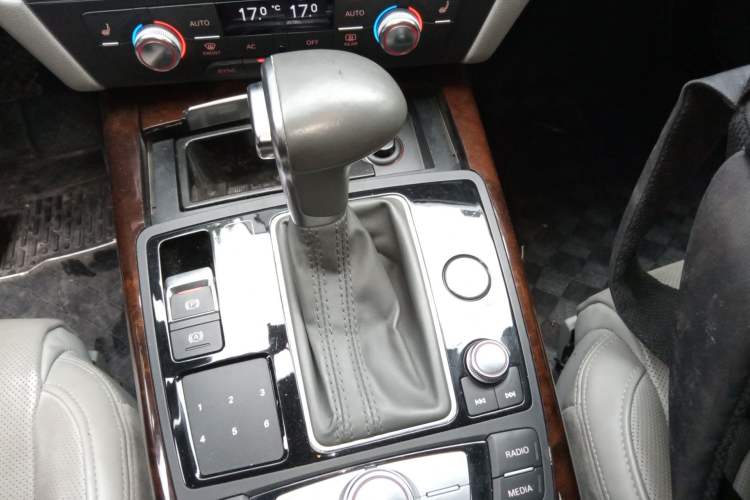 Used Audi A6L 2012 35 FSI Comfort Model Gear Lever