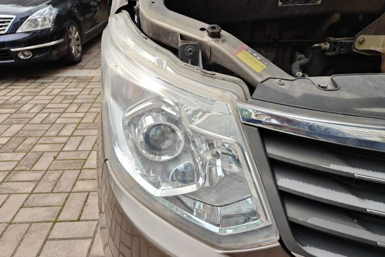 Used Wuling Zhengcheng 2015 1.8L Luxury Model LJ479QE2 Right Front Headlight
