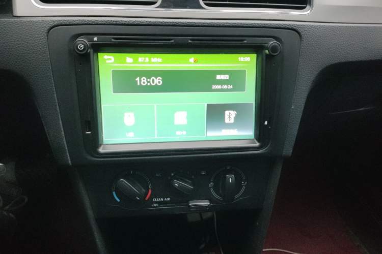 Used Skoda Rapid Spaceback 2016 Revised 1.6L Automatic Chuanxing Version Audio And AC Panel