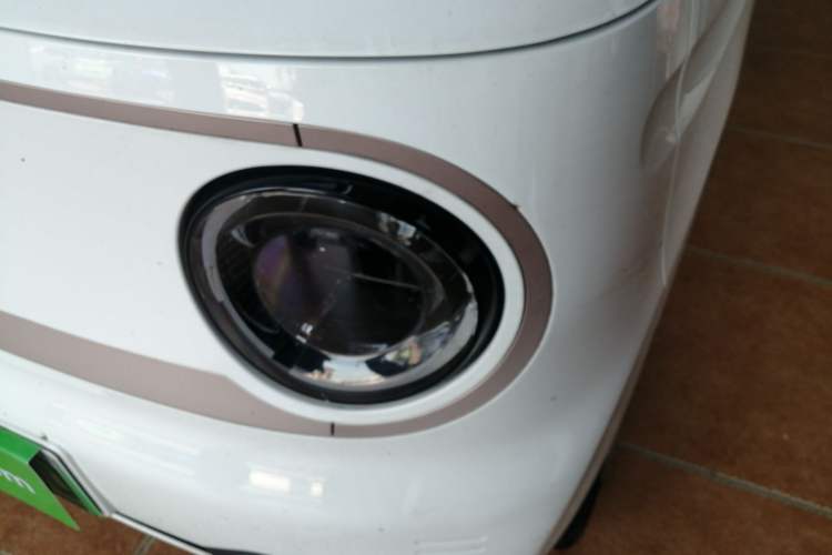 Used Geely Galaxy Panda 2023 Panda Mini 200km Endurance Bear Left Front Headlight