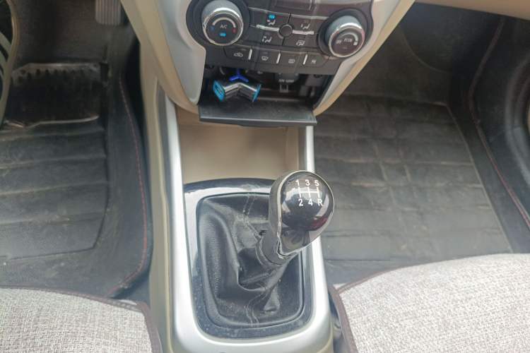 Used CHANGAN Eado 2014 1.6L Manual Luxury Model
