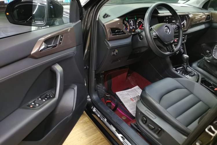 Used Volkswagen Tharu 2020 280TSI Two-Wheel Drive Luxury Plus Version China VI Standard
