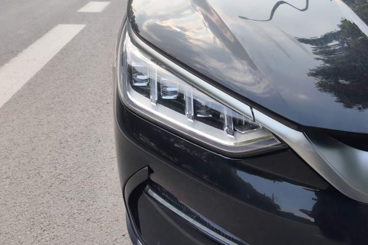 Used BYD Song PLUS New Energy 2021 EV Deluxe Model Right Front Headlight