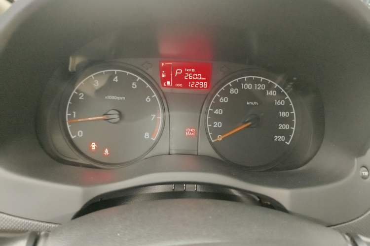 Used Hyundai Verna (older generation) 2014 1.4L Automatic Smart GLS Instrument Cluster