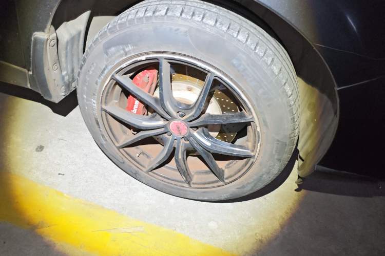 Used Subaru Forester 2013 2.0i Automatic Luxury Navigation Edition Right Front Wheel Hub