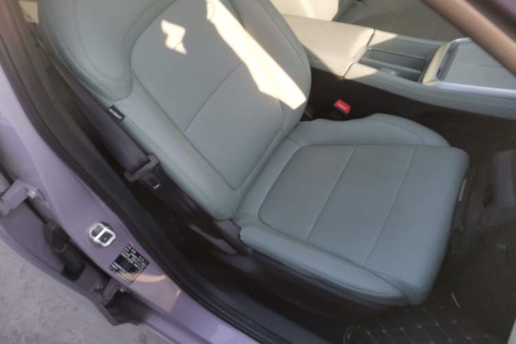 Used Roewe D6 2025 450km Deluxe Edition