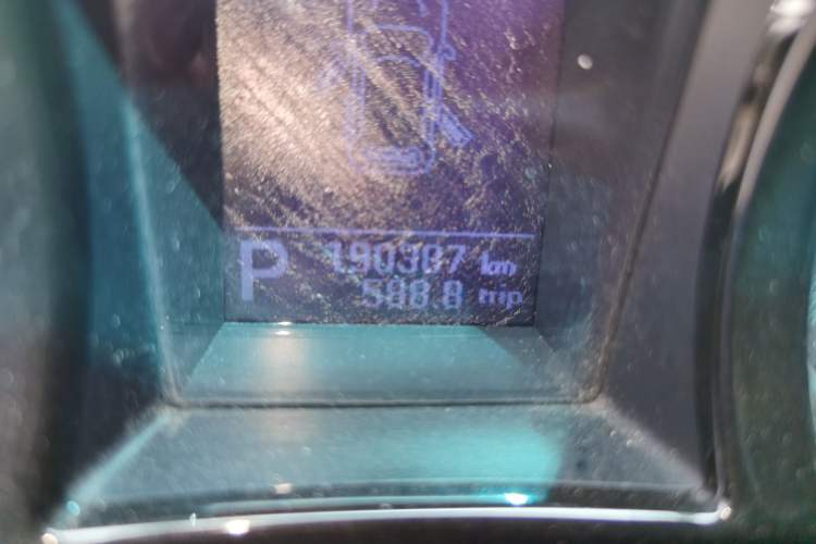 Used JMC Yusheng S350 2013 2.4T Automatic 2WD Diesel Luxury Edition 5 Seats
