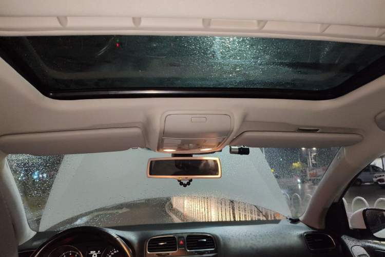 Used Volkswagen Golf 2012 1.4TSI Automatic Luxury Edition
