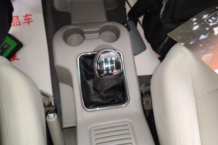 Used FORTHING Lingzhi 2018 M3L 1.6L 7-Seater Comfort Model Gear Lever