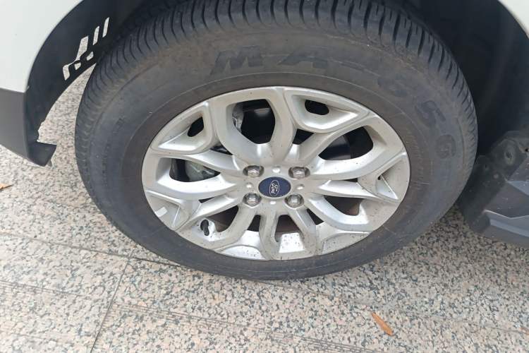 Used Ford EcoSport 2013 1.5L Automatic Prestige Model Left Front Wheel Hub