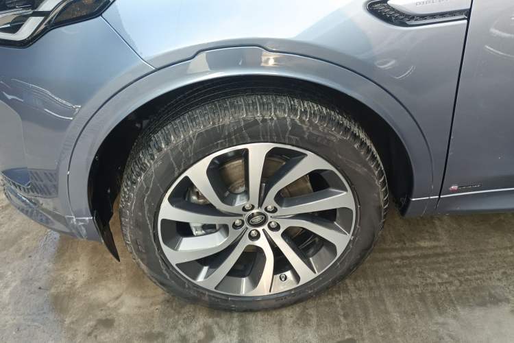 Used Land Rover Discovery Sport 2020 249 PS R-Dynamic Performance Edition Exterior 2