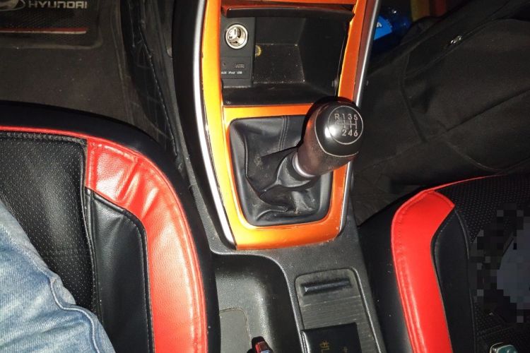 Used Hyundai Elantra (5th Generation / Langdong) 2015 1.6L Manual Leading Model Gear Lever