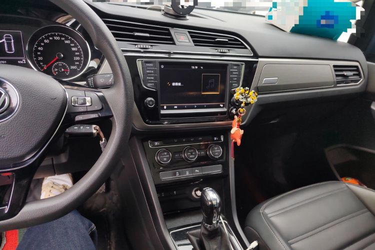 Used Volkswagen Touran 2018 Volkswagen Touran L 280TSI DSG Comfort Edition 7 Seats China VI Standard Audio And AC Panel