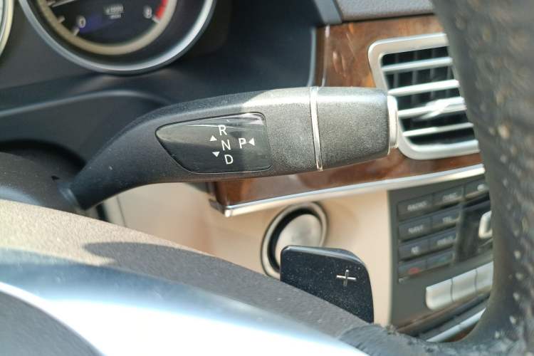Used Mercedes-Benz E-Class 2015 E 260 L Gear Lever